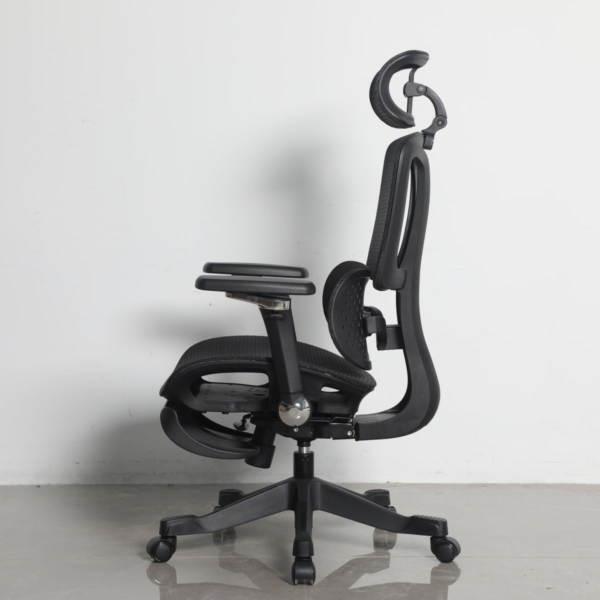 Furnny E956 Ergonomic Office Chair 8D Armrest/Dual-Zone Adaptive & Adjustable Lumbar